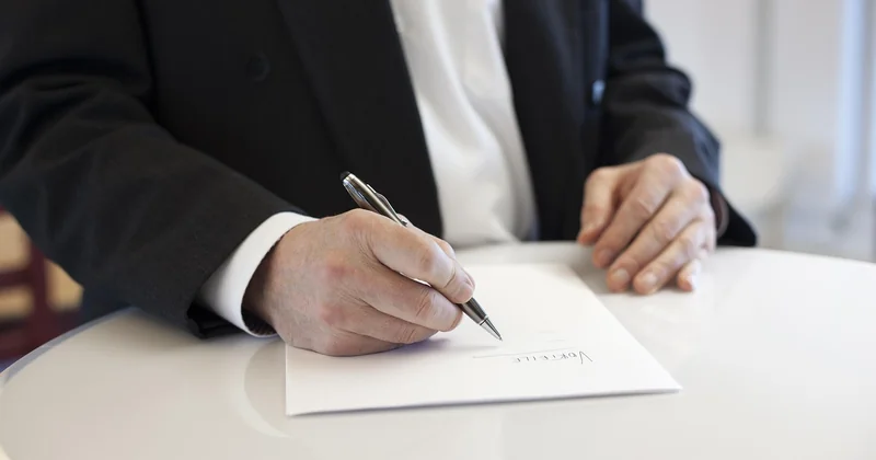 Les erreurs qui rendent votre signature pour ordre nulle (et comment les éviter)